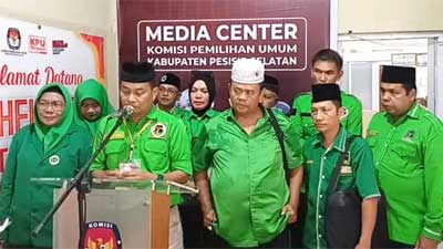 PPP Pessel Targetkan 6 Kursi untuk DPRD pada Pemilu 2024 1 Pengurus PPPP Kabupaten Pesisir Selatan daftarkan Bacaleg ke KPU Pessel