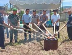 Pemusnahan pakaian bekas asal impor di Minahasa, Sulawesi Utara