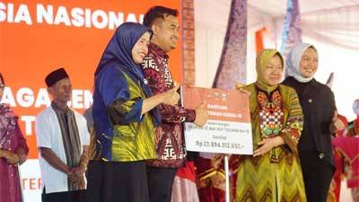 Puncak Peringatan Hari Lanjut Usia Nasional di Dharmasraya, Ini Pesan Mensos 1 Penutupan Peringatan Hari Lanjut Usia Nasional
