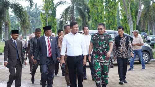 Pemkab Dharmasraya Matangkan Persiapan Peringatan Hari Lansia dan HUT Tagana tingkat Nasional 1 Bupati Dharmasraya, Sutan Riska Tuanku Kerajaan pimpin Rapat Persiapan Peringatan Hari Lansia dan HUT Tagana tingkat Nasional
