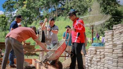 Pj Walikota Payakumbuh Turun Langsung Rehab Rumah Khaidir di Payolansek