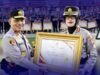 Kapolda Sumbar, Irjen Pol Suharyono berikan piagam penghargaan dari Kemenpan-RB kategori Pelayanan Prima dan Pelayanan Publik terbaik Kapolres, AKBP Wahyuni Sri Lestari