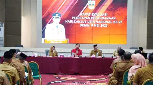 Bupati Dharmasraya Pimpin Rapat Persiapan Peringatan Hari Lansia Tingkat Nasional