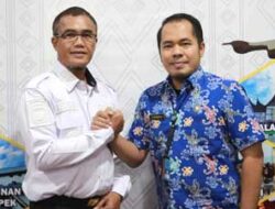 Penjabat Wali Kota Payakumbuh, Rida Ananda bersama Kepala BNN Kota Payakumbuh, M. Febrian Jufril