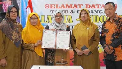 SMAN 3 Padang Panjang Jalin Kerja Sama dengan SMK Sungai Kertas Malaysia