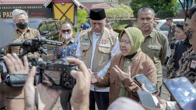 Menteri Sosial RI, Tri Rismaharini beri keterangan pers di BBPPKS Padang