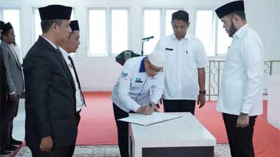 Wako Padang Panjang Lantik 39 Pejabat Administrator dan Pengawas