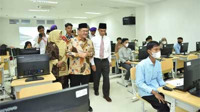 Wakil Menteri Agama RI, Zainut Tauhid Sa’adi monitor langsung Ujian Masuk Perguruan Tinggi Keagamaan Islam Negeri 2023 di UIN Imam Bonjol Padang