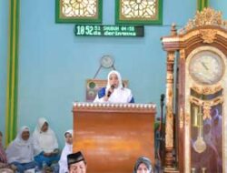 Ny Yenni Andri Warman hadiri wirid bulanan Badan Kontak Majelis Taklim (BKMT) se-Kecamatan Lubuk Basung di Masjid Al-Huda Jawi-Jawi, Jorong Surabayo, Nagari Lubuk Basung, Kecamatan Lubuk Basung