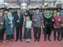 Gubernur Mahyeldi Berbagi Kiat Sukses kepada Para Wisudawan ke-72 UMSB