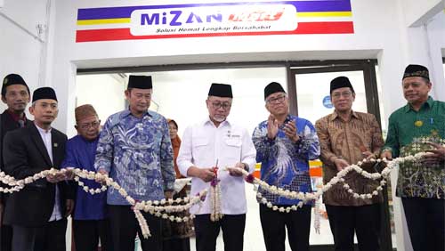 Mendag Zulkifli Hasan Resmikan Mizan Mart di Lamongan