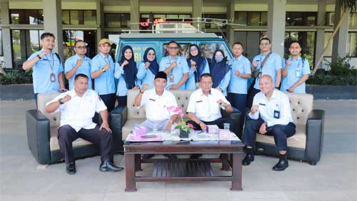 Asisten II Elzadaswarman bersama Kepala Dinas Komunikasi dan Informatika Kota Payakumbuh tampil dalam dialog interaktif dengan RRI