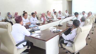 Dinas Sosial Kabupaten mengadakan rapat finalisasi dan pemantapan data pensasaran percepatan penghapusan kemiskinan ekstrem (P3KE) dalam penyaluran bantuan sosial tahun 2023