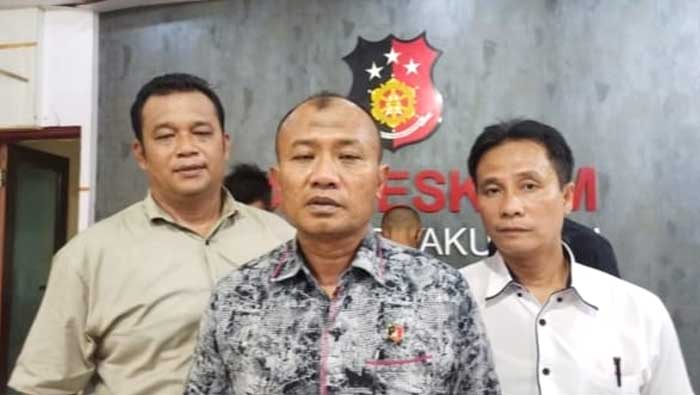 Kasat Reskrim Payakumbuh, AKP. Elvis Susilo didampingi KBO Reskrim IPDA. Hendra Gunawan