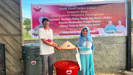 Anak Muda Ganjar Peduli Kesehatan dan Sosialisasikan Hidup Bersih di Sungai Nanam