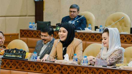 Anggota Komisi V DPR RI daerah pemilihan (Dapil) Sumatera Barat, Athari Gauthi Ardi