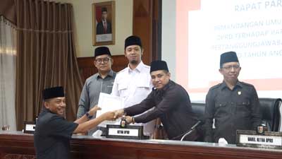 DPRD Bukittinggi Gelar Rapat Paripurna Tiga Hari Berturut-Turut 2 DPRD Bukittinggi Gelar Rapat Paripurna