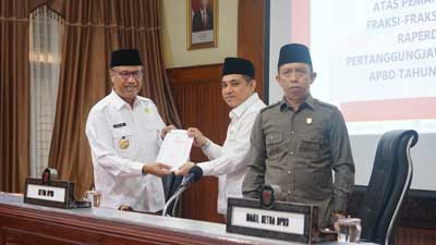 DPRD Bukittinggi Gelar Rapat Paripurna Tiga Hari Berturut-Turut 2 DPRD Bukittinggi Gelar Rapat Paripurna