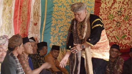 Erizal Gala Datuak Tumbijo Suku Sikumbang Tigo Niniak Nagari Gunuang