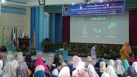 Display Proyek Santri Diniyyah Puteri Padang Panjang