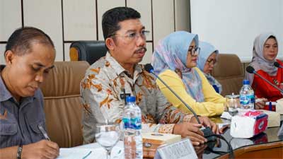 Asisten Pemerintahan, Efi Yandri dalam rapat persiapan Uda Uni Sumbar