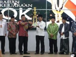 Kanwil Kemenag Serahkan Hadiah Juara MQK Jatim 2023
