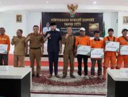 233 Petugas Kebersihan Padang Panjang Terima Bonus Piala Adipura