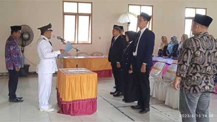 Kades Tambakmulyo Lantik dan Ambil Sumpah Jabatan Perangkat Desa yang Baru