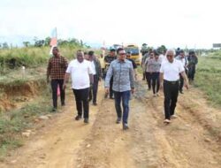Wamendagri bersama Komisi II DPR Tinjau Lahan Lokasi Calon Pusat Pemerintahan Papua Tengah
