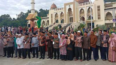 Pelepasan 118 Jemaah Calon Haji Padang Panjang ke Embarkasi Padang