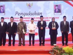 Pelantikan Komite Daerah Ekonomi dan Keuangan Syariah (KDEKS) Provinsi Kepulauan Riau