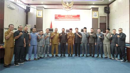 Pemerintah Kabupaten Solok Selatan bersama DPRD menyepakati Ranperda Tentang Perusahaan Umum Daerah (Perumda) Air Minum Tirta Seribu Sungai