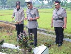 Hari Bhayangkara ke-77, Polres Payakumbuh dan 50 Kota Ziarah ke Taman Makam Pahlawan
