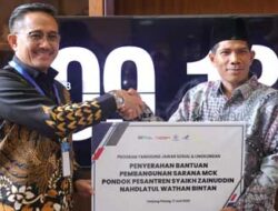Penyerahan bantuan pembangunan sarana MCK untuk dua pondok pesantren di Kabupaten Bintan