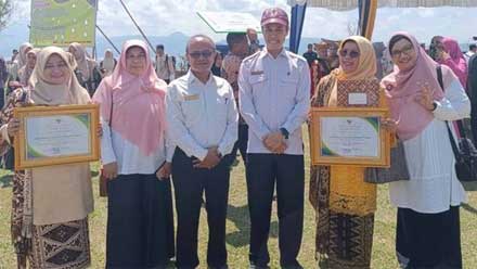 SDN 3 dan SDN 11 Padang Panjang Barat Terima Penghargaan Adiwiyata Tingkat Provinsi