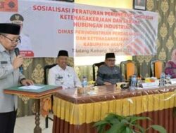 Bupati Agam Buka Sosialisasi Peraturan UU Ketenagakerjaan di Tilatang Kamang