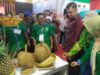 Bupati Sutan Riska Tuanku Kerajaan kunjungi Stand Dharmasraya di Penas Tani