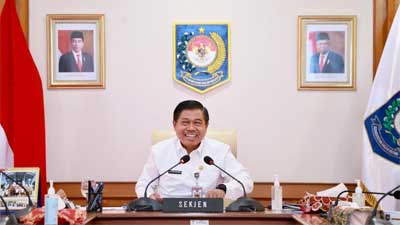 Sekjen Kemendagri, Suhajar Diantoro
