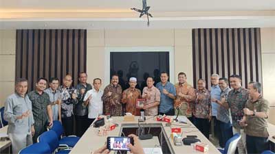 Tim Pembahas Ranperda Perhutanan Sosial DPRD Sumbar Peroleh Sejumlah Referensi di Jabar 1 Tim Pembahas Ranperda Perhutanan Sosial DPRD Sumbar studi banding ke Jawa Barat