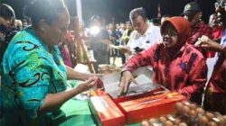 Menteri Sosial (Mensos), Tri Rismaharini kembali melakukan kunjungan kerja ke Kabupaten Biak Numfor, Provinsi Papua