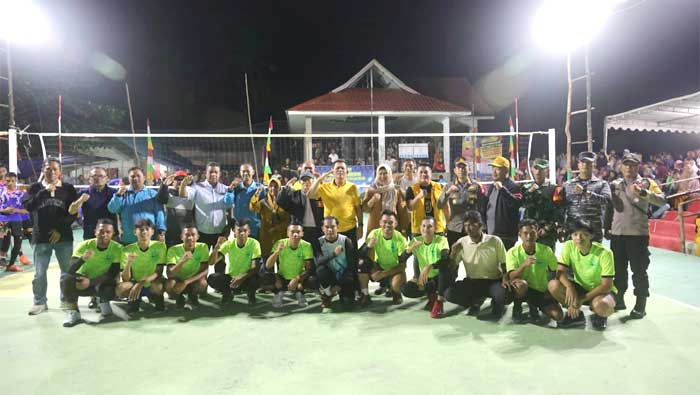 Penutupan Turnamen Bola Voli Masyarakat Tajur Biru di Kabupaten Lingga, Kepri
