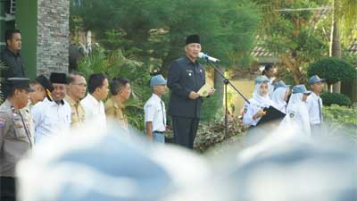 Upacara di SMA Negeri 1 Sekayu