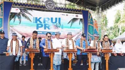 Diikuti 294 Peselancar Dari 14 Negara, Gubernur Lampung Buka World Surf League Krui Pro Qs 5000 2023