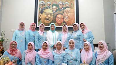 Pengurus Yayasan Kesejahteraan Muslimat Nahdlatul Ulama