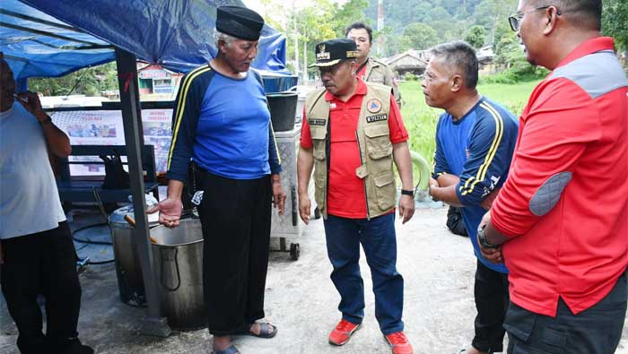 Bupati Agam Tinjau Lokasi Longsor di Sigiran