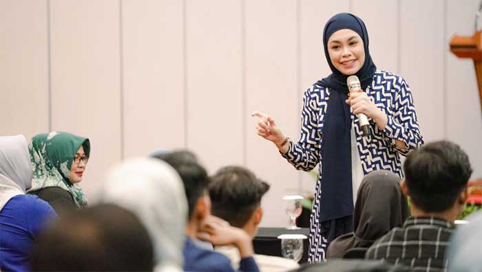 Anggota DPR RI, Athari Gauthi Ardi