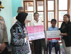 Kemensos Salurkan Bantuan Pemberdayaan bagi 5 Korban TPPO di Manggarai Timur, NTT