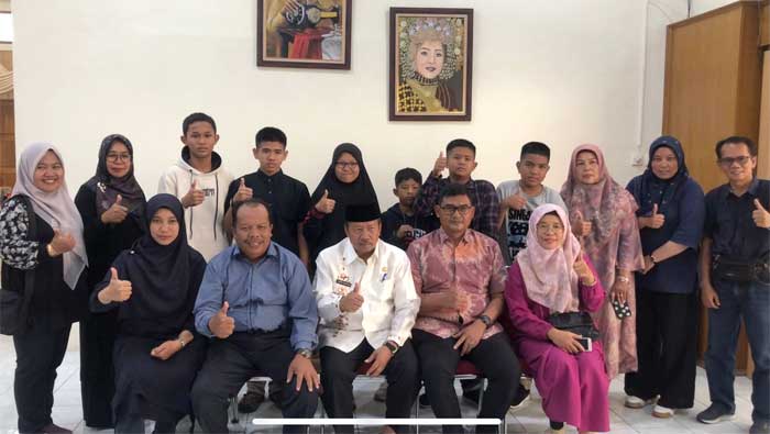 Bupati Agam Berangkatkan Pemenang Lomba Cerdas Sains Study Tour ke Jakarta