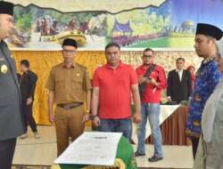Bupati Sijunjung Lantik Puluhan Pejabat, Miswita Jadi Pj Sekwan