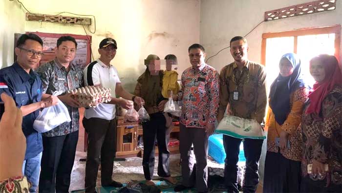 Dinas Kominfo Dharmasraya Kembali Kunjungi Keluarga Binaan Stunting